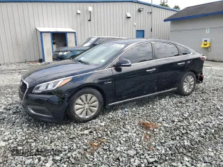 2017 Hyundai Sonata Hybrid SE with VIN KMHE24L14HA059503, listed as a Copart auction lot 67962073 with 97,379 mi miles. Bid and sale history available at carsss.com. Image 1.