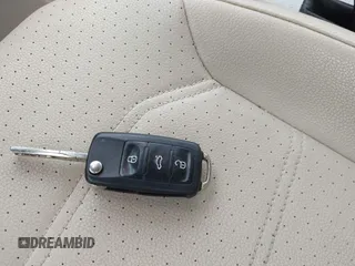 2015 Volkswagen Passat SE с VIN 1VWBS7A32FC055087, выставлен на аукционе IAAI как лот 42358821 с пробегом 80 684 миль миль и . История ставок и продаж доступна на DreamBid. Изображение 11.