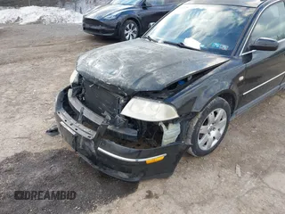 2003 Volkswagen Passat GLX with VIN WVWYH63B23E073924, listed as a IAAI auction lot 41447079 with 160,263 mi miles. Bid and sale history available at carsss.com. Image 12.