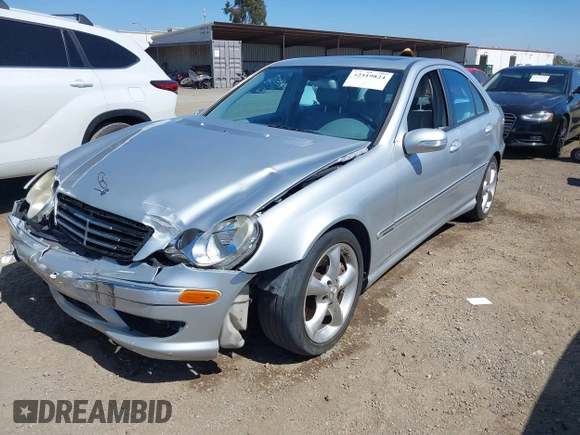 2007 Mercedes-Benz C 230 Sport с VIN WDBRF52H97A936689, выставлен на аукционе IAAI как лот 42519824 с пробегом 200 866 миль миль и . История ставок и продаж доступна на DreamBid. Изображение 2.