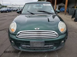 2011 MINI Hardtop с VIN WMWSU3C52BT093673, выставлен на аукционе Copart как лот 59992375 с пробегом 114 919 миль миль и Списание • Salvage title. История ставок и продаж доступна на DreamBid. Изображение 5.