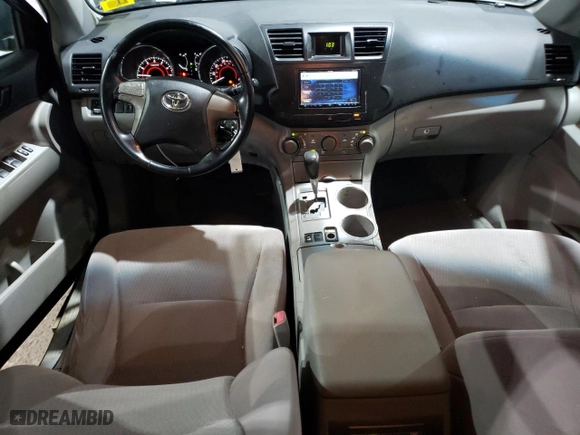 2009 Toyota Highlander with VIN JTEES41A892151163, listed as a Copart auction lot 61008864 with 331,606 mi miles and Salvage Title. Bid and sale history available at carsss.com. Image 8.