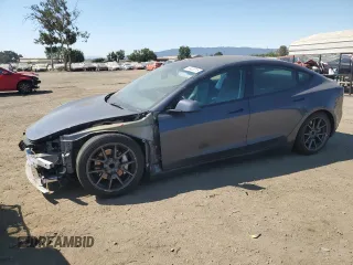 2023 Tesla Model 3 z VIN 5YJ3E1EAXPF402030, wystawiony jako Copart lot #63433815 z przebiegiem 42 654 mil mil oraz Szkoda całkowita • Salvage title. Historia ofert i sprzedaży dostępna na DreamBid. Obrazek 1.