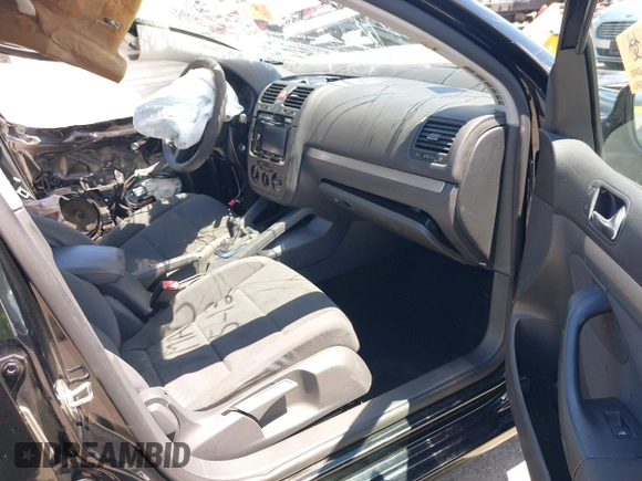 2009 Volkswagen Rabbit S with VIN WVWDA71K09W126439, listed as a IAAI auction lot 42258490 with Not provided miles and . Bid and sale history available at DreamBid. Image 5.