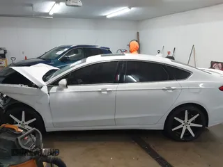2019 Ford Fusion Titanium with VIN 3FA6P0D98KR124007, listed as a IAAI auction lot 41639572 with 80,272 mi miles. Bid and sale history available at carsss.com. Image 14.
