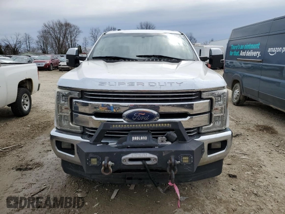 2017 Ford F-250 Lariat with VIN 1FT7W2BTXHEF43726, listed as a Copart auction lot 52583145 with 226,834 mi miles and Clean title. Bid and sale history available at DreamBid. Image 5.