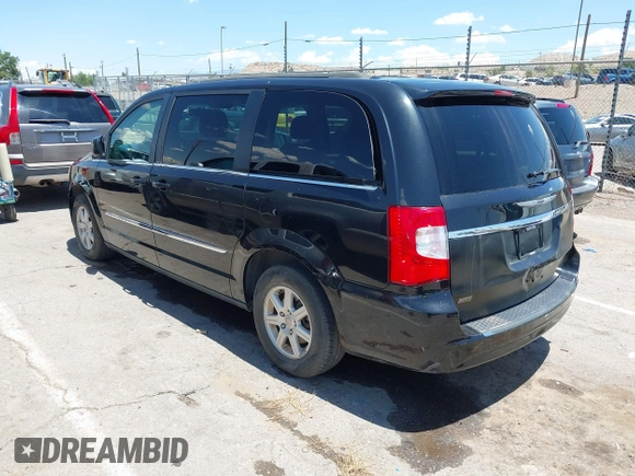 2012 Chrysler Town & Country Touring z VIN 2C4RC1BGXCR313730, wystawiony jako IAAI lot #42431498 z przebiegiem 139 945 mil mil oraz . Historia ofert i sprzedaży dostępna na DreamBid. Obrazek 3.