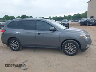 2016 Nissan Pathfinder Platinum with VIN 5N1AR2MN0GC604535, listed as a IAAI auction lot 42128203 with 119,722 mi miles and . Bid and sale history available at DreamBid. Image 12.