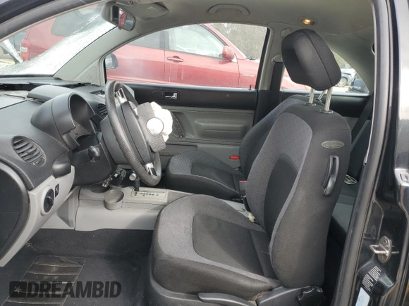 1999 Volkswagen Beetle GLS with VIN 3VWCC21C6XM401937, listed as a Copart auction lot 41978455 with 223,461 mi miles and Salvage title. Bid and sale history available at DreamBid. Image 7.
