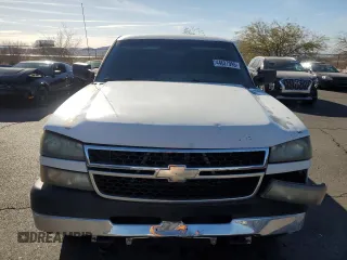 2007 Chevrolet Silverado 2500 with VIN 1GBHC24U57E165823, listed as a Copart auction lot 44627995 with 311,160 mi miles and Salvage Title. Bid and sale history available at carsss.com. Image 5.
