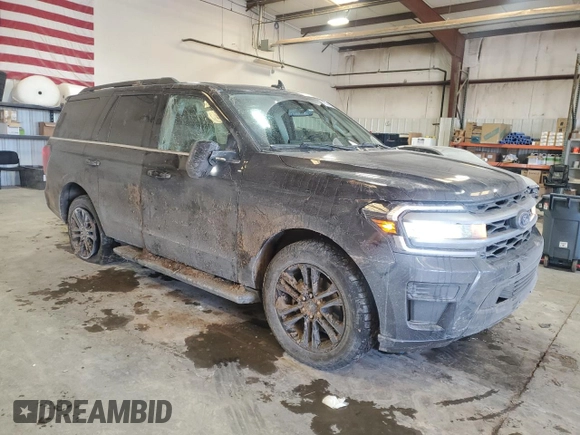 2024 Ford Expedition XLT with VIN 1FMJU1J83REA23805, listed as a Copart auction lot 45799535 with 24,251 mi miles and Salvage Title. Bid and sale history available at carsss.com. Image 4.