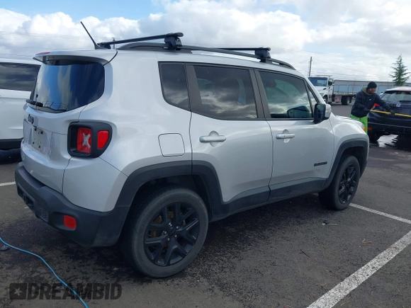2017 Jeep Renegade Latitude with VIN ZACCJBBB5HPF68898, listed as a IAAI auction lot 41647375 with 98,270 mi miles. Bid and sale history available at carsss.com. Image 4.