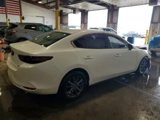2019 Mazda 3 z VIN 3MZBPABL4KM114291, wystawiony jako Copart lot #57652945 z przebiegiem 148 644 mil mil oraz Szkoda całkowita • Salvage title. Historia ofert i sprzedaży dostępna na DreamBid. Obrazek 3.