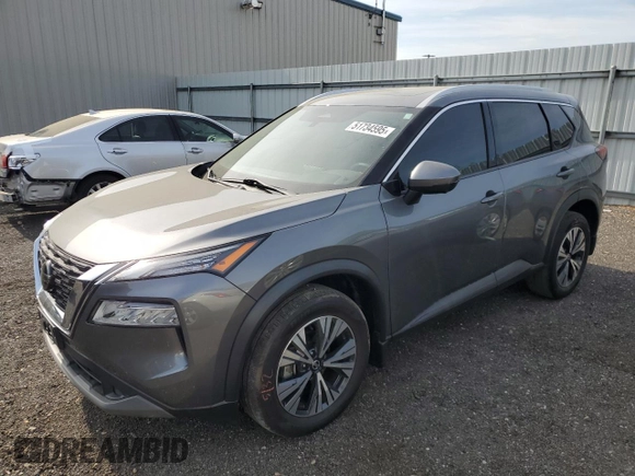 2021 Nissan Rogue SV z VIN 5N1AT3BB9MC706492, wystawiony jako Copart lot #51734595 z przebiegiem 72 423 mil mil oraz Szkoda całkowita • Salvage title. Historia ofert i sprzedaży dostępna na DreamBid. Obrazek 1.