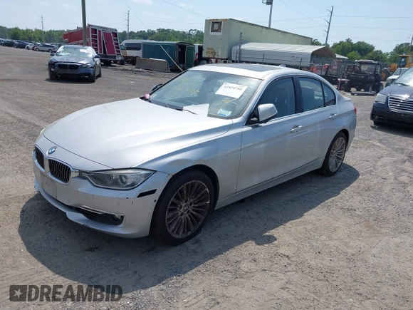 2013 BMW 3 Series 335i xDrive with VIN WBA3B9G57DNP39692, listed as a IAAI auction lot 42424788 with Not provided miles and . Bid and sale history available at DreamBid. Image 16.