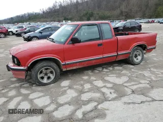 1994 Chevrolet S-10 LS with VIN 1GCCS1944RK172049, listed as a Copart auction lot 83031734 with 314,297 mi miles and Salvage Title. Bid and sale history available at carsss.com. Image 1.