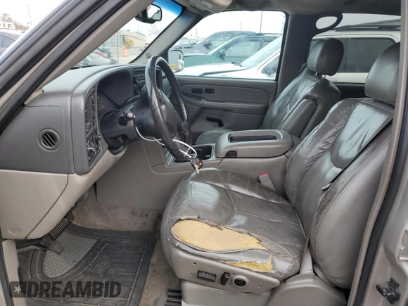 2004 Chevrolet Suburban Z71 with VIN 3GNFK16Z14G116946, listed as a Copart auction lot 80437924 with 319,240 mi miles and Non Repairable. Bid and sale history available at carsss.com. Image 7.