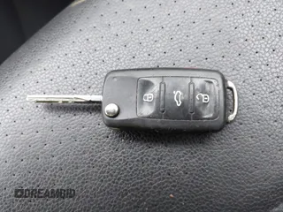 2013 Volkswagen Jetta SE with VIN 3VWDX7AJ2DM384537, listed as a IAAI auction lot 41548219 with 86,172 mi miles and . Bid and sale history available at DreamBid. Image 11.