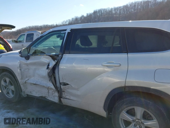 2020 Toyota Highlander LE with VIN 5TDBZRBH5LS511758, listed as a IAAI auction lot 41432586 with 76,214 mi miles and . Bid and sale history available at DreamBid. Image 14.