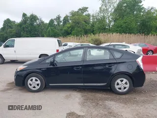 2011 Toyota Prius I with VIN JTDKN3DU7B1375308, listed as a IAAI auction lot 42175054 with 146,975 mi miles. Bid and sale history available at carsss.com. Image 14.