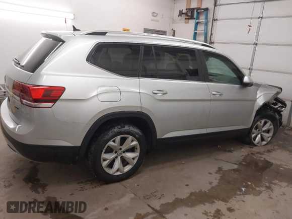 2019 Volkswagen Atlas SE with VIN 1V2LR2CA2KC533079, listed as a IAAI auction lot 41352399 with 88,826 mi miles and . Bid and sale history available at DreamBid. Image 13.