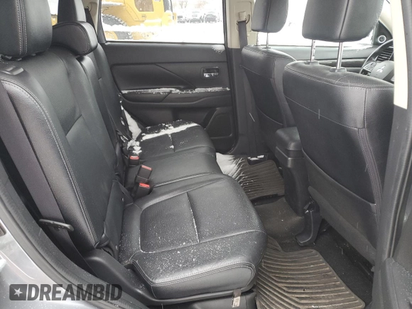 2017 Mitsubishi Outlander GT z VIN JA4JZ4AX3HZ032293, wystawiony jako Copart lot #85739944 z przebiegiem 142 555 mil mil oraz Szkoda całkowita • Salvage title. Historia ofert i sprzedaży dostępna na DreamBid. Obrazek 10.