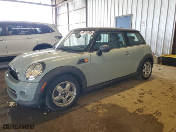 2011 MINI Cooper Hardtop with VIN WMWSU3C52BT182465, listed as a Copart auction lot 44591205 with 121,286 mi miles and Salvage Title. Bid and sale history available at carsss.com. Image 1.