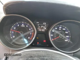 2015 Hyundai Elantra SE с VIN 5NPDH4AE4FH574236, выставлен на аукционе Copart как лот 56451415 с пробегом 146 139 миль миль и Списание • Salvage title. История ставок и продаж доступна на DreamBid. Изображение 9.
