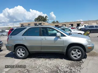 2000 Lexus RX 300 with VIN JT6GF10U1Y0064315, listed as a IAAI auction lot 41895871 with 181,101 mi miles. Bid and sale history available at carsss.com. Image 13.
