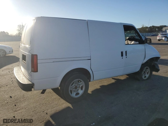 2004 Chevrolet Astro Cargo Van with VIN 1GCDM19X04B108883, listed as a Copart auction lot 50061715 with 0 mi miles and Salvage Title. Bid and sale history available at carsss.com. Image 3.