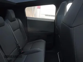 2024 Tesla Cybertruck Cyberbeast z VIN 7G2CEHEE4RA054072, wystawiony jako IAAI lot #41839682 z przebiegiem Nie podano mil oraz . Historia ofert i sprzedaży dostępna na DreamBid. Obrazek 7.