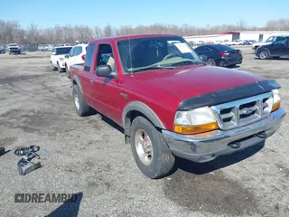2000 Ford Ranger XL with VIN 1FTZR15V1YTB19905, listed as a IAAI auction lot 41833494 with 293,034 mi miles. Bid and sale history available at carsss.com. Image 1.