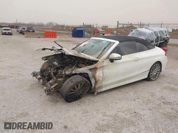2019 Mercedes-Benz C 300 with VIN WDDWK8DBXKF871024, listed as a IAAI auction lot 33052122 with Not Provided miles and . Bid and sale history available at carsss.com. Image 2.