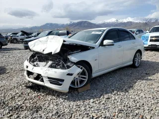2012 Mercedes-Benz C 250 Sport z VIN WDDGF4HB2CA614157, wystawiony jako Copart lot #50661265 z przebiegiem 142 472 mil mil oraz Szkoda całkowita • Salvage title. Historia ofert i sprzedaży dostępna na DreamBid. Obrazek 1.