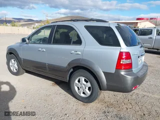 2007 Kia Sorento EX with VIN KNDJC736475664724, listed as a IAAI auction lot 41723879 with 84,952 mi miles. Bid and sale history available at carsss.com. Image 3.