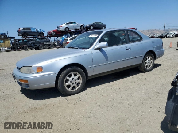 1995 Toyota Camry z VIN 4T1GK12C7SU099655, wystawiony jako Copart lot #58421895 z przebiegiem 89 299 mil mil oraz Czysty tytuł • Clean title. Historia ofert i sprzedaży dostępna na DreamBid. Obrazek 1.