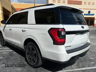 2021 Ford Expedition Limited z VIN 1FMJU1KT0MEA57485, wystawiony jako Copart lot #61282125 z przebiegiem 50 550 mil mil oraz Czysty tytuł • Clean title. Historia ofert i sprzedaży dostępna na DreamBid. Obrazek 3.