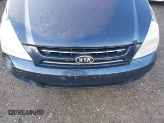 2006 Kia Sedona LX with VIN KNDMB233266051437, listed as a IAAI auction lot 41760622 with 999,999 mi miles. Bid and sale history available at carsss.com. Image 10.