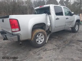 2011 GMC Sierra 1500 SLE with VIN 3GTP1VE09BG361260, listed as a IAAI auction lot 41419293 with 193,433 mi miles. Bid and sale history available at carsss.com. Image 4.
