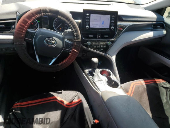 2024 Toyota Camry LE z VIN 4T1C11AK8RU261202, wystawiony jako Copart lot #53353235 z przebiegiem 22 487 mil mil oraz Szkoda całkowita • Salvage title. Historia ofert i sprzedaży dostępna na DreamBid. Obrazek 8.