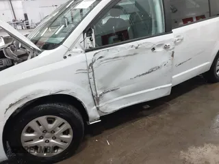 2018 Dodge Grand Caravan SE with VIN 2C4RDGBG5JR190786, listed as a IAAI auction lot 41603163 with 102,351 mi miles and . Bid and sale history available at DreamBid. Image 6.