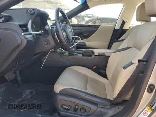2019 Lexus ES 300h z VIN JTHB21B19K2032451, wystawiony jako Copart lot #45764795 z przebiegiem 43 645 mil mil oraz Szkoda całkowita • Salvage title. Historia ofert i sprzedaży dostępna na DreamBid. Obrazek 7.