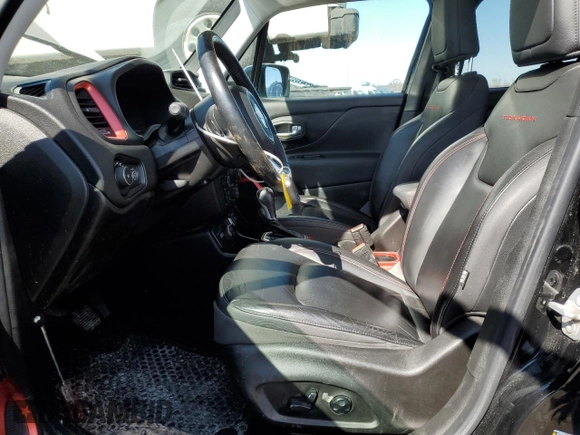 2018 Jeep Renegade Trailhawk with VIN ZACCJBCB5JPG87412, listed as a Copart auction lot 48333155 with 113,612 mi miles and Clean Title. Bid and sale history available at carsss.com. Image 7.