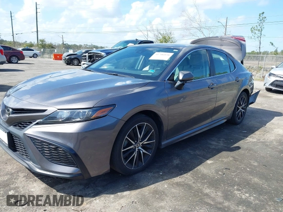 2023 Toyota Camry SE z VIN 4T1G11BK8PU080789, wystawiony jako IAAI lot #41706858 z przebiegiem 48 052 mil mil oraz . Historia ofert i sprzedaży dostępna na DreamBid. Obrazek 17.
