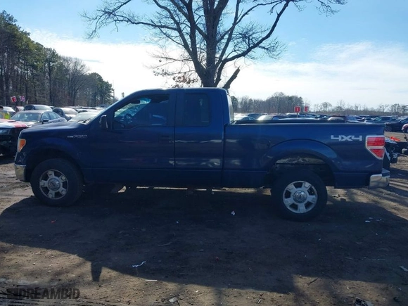 2011 Ford F-150 XL with VIN 1FTFX1EF4BKD07199, listed as a IAAI auction lot 41620004 with 267,120 mi miles. Bid and sale history available at carsss.com. Image 14.