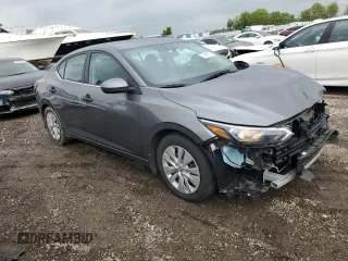 2024 Nissan Sentra S z VIN 3N1AB8BVXRY278822, wystawiony jako Copart lot #55658075 z przebiegiem 24 809 mil mil oraz Szkoda całkowita • Salvage title. Historia ofert i sprzedaży dostępna na DreamBid. Obrazek 4.
