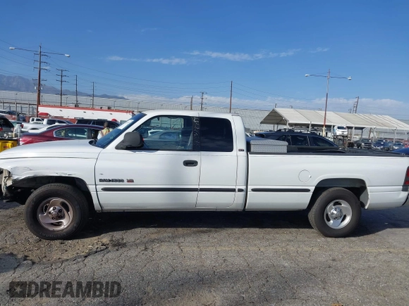 1999 Dodge 1500 z VIN 1B7HC13Y4XJ627063, wystawiony jako IAAI lot #41697073 z przebiegiem 206 776 mil mil oraz . Historia ofert i sprzedaży dostępna na DreamBid. Obrazek 15.