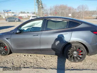2020 Tesla Model Y Long Range with VIN 5YJYGDEF8LF001471, listed as a IAAI auction lot 41767419 with 1 mi miles. Bid and sale history available at carsss.com. Image 14.