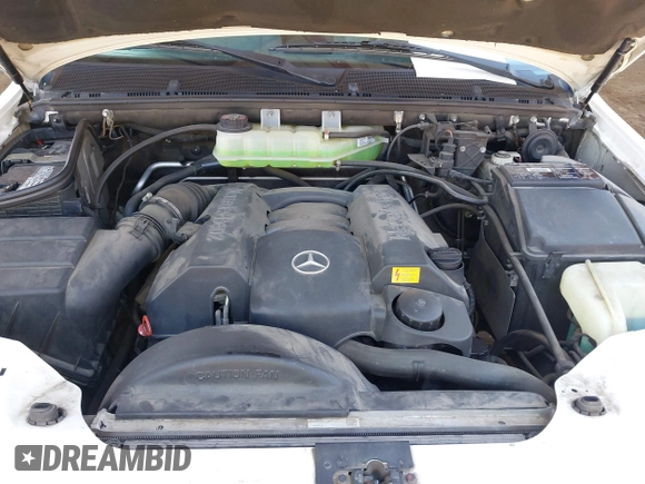 2000 Mercedes-Benz M 320/430/500 z VIN 4JGAB54E5YA157431, wystawiony jako IAAI lot #42472892 z przebiegiem 125 973 mil mil oraz . Historia ofert i sprzedaży dostępna na DreamBid. Obrazek 10.
