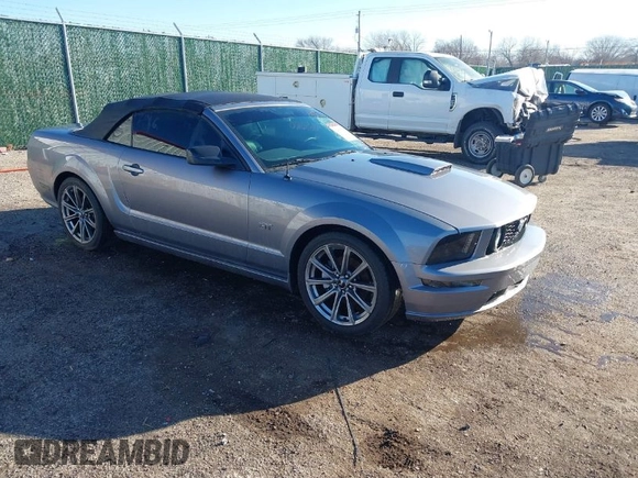 2007 Ford Mustang GT Deluxe with VIN 1ZVFT85H375254388, listed as a IAAI auction lot 41650100 with 152,848 mi miles and . Bid and sale history available at carsss.com. Image 1.